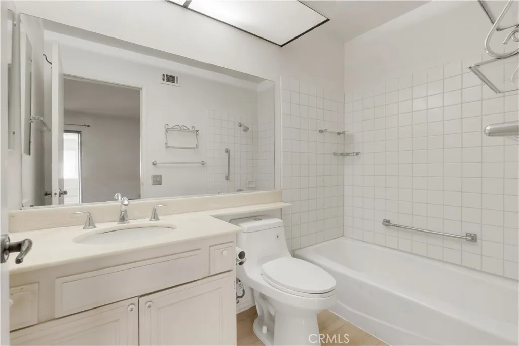 17306 Village 17, Camarillo, California 93012 home-pic-12