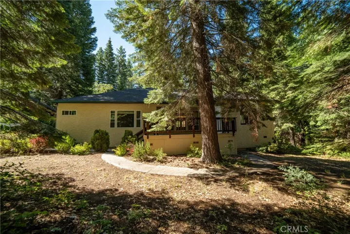 396 Washington Place, Mount Shasta, California 96067