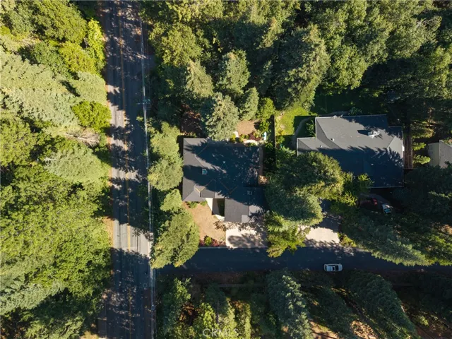 396 Washington Place, Mount Shasta, California 96067