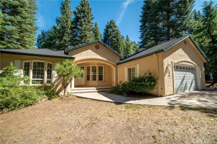 396 Washington Place, Mount Shasta, California 96067