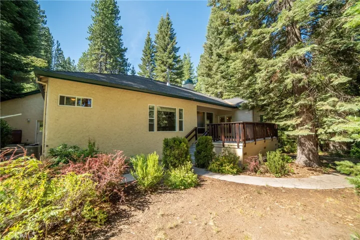 396 Washington Place, Mount Shasta, California 96067