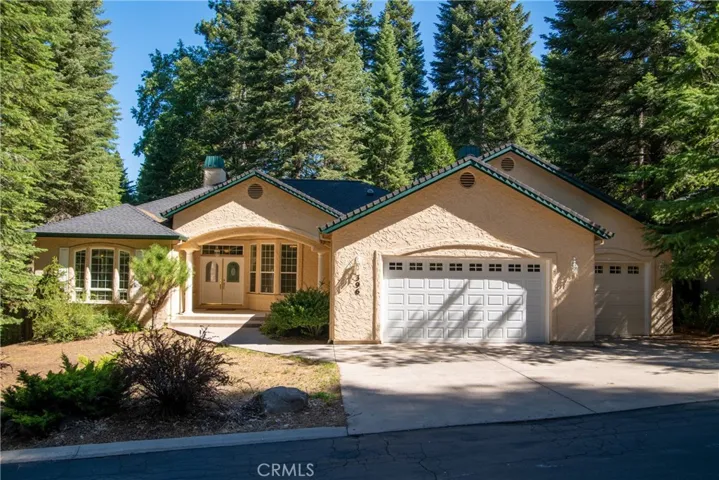396 Washington Place, Mount Shasta, California 96067