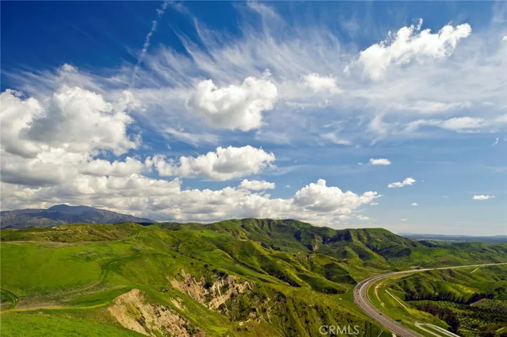 Nearby Caostal Hills with hiking and biking trails