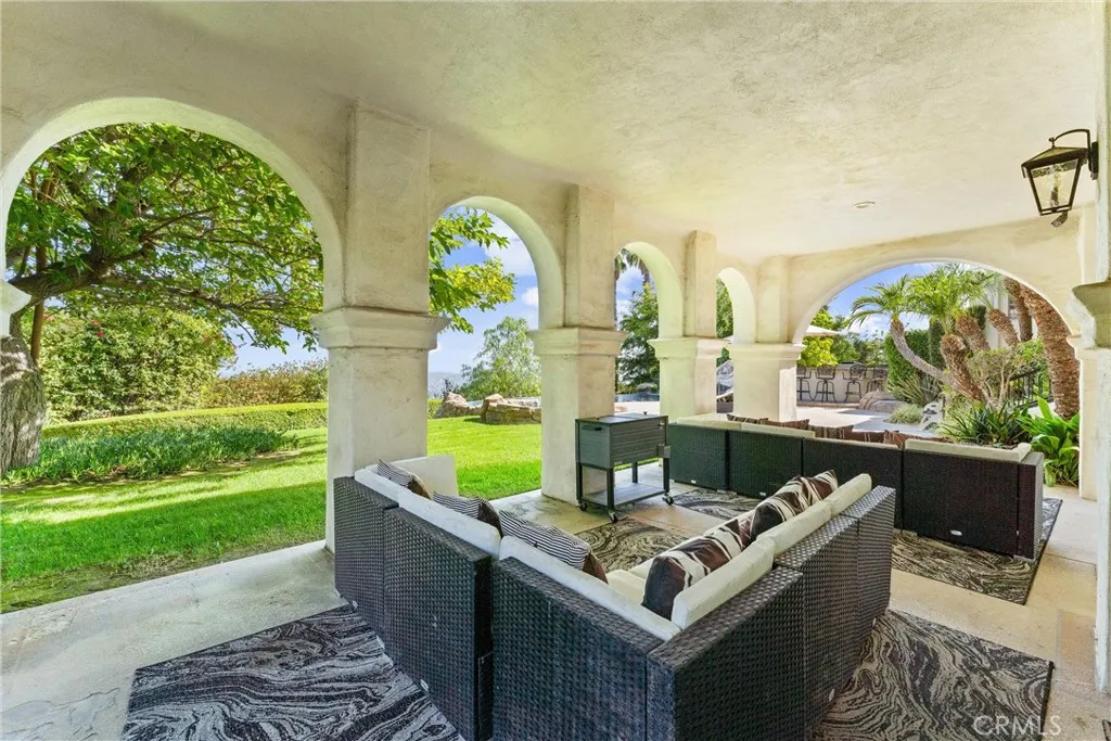 927 E Avocado Crest Road, La Habra Heights, California 90631 home-pic-46