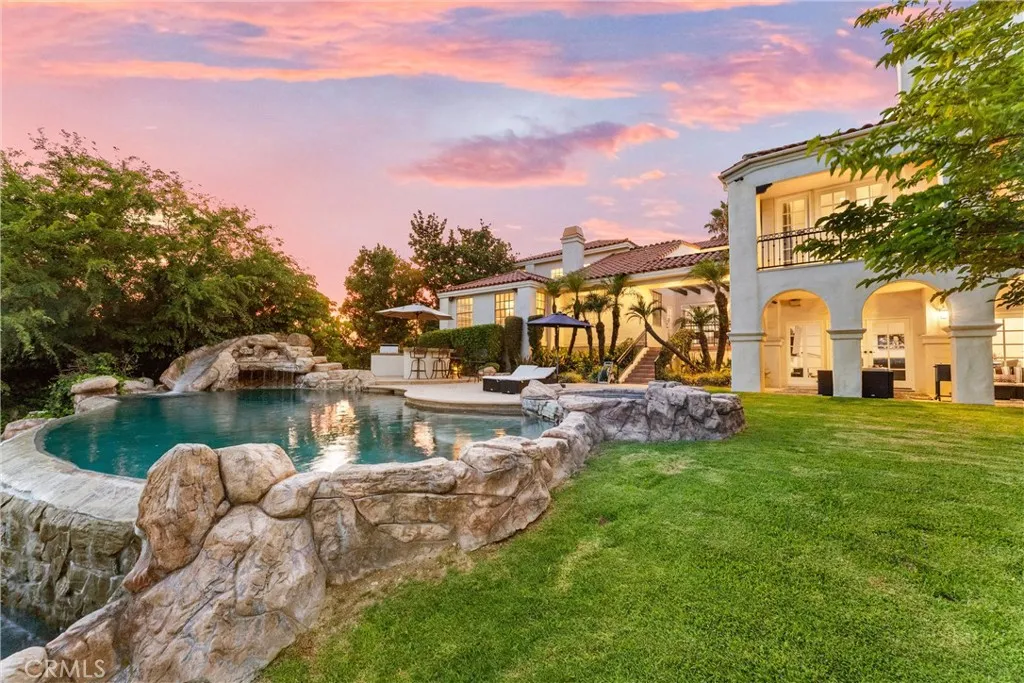 927 E Avocado Crest Road, La Habra Heights, California 90631 home-pic-2