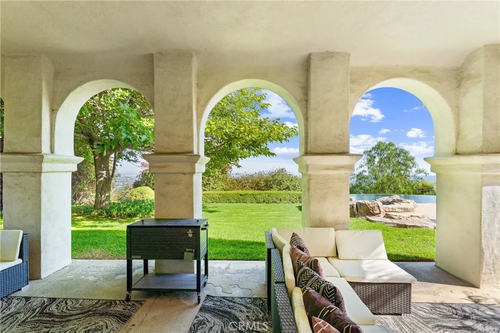 927 E Avocado Crest Road, La Habra Heights, California 90631 home-pic-45