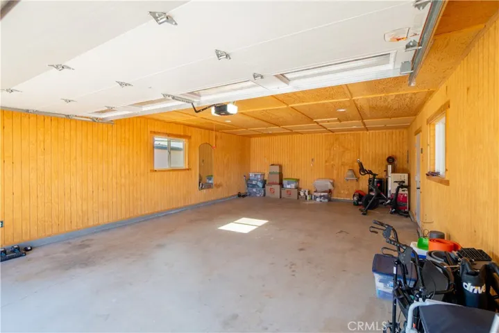 14221 Tumbleweed Road, Phelan, California 92371