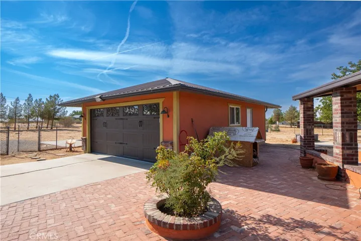 14221 Tumbleweed Road, Phelan, California 92371