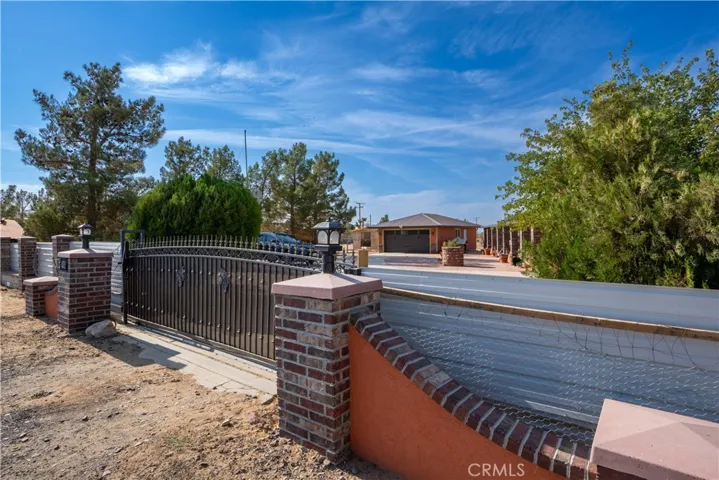 14221 Tumbleweed Road, Phelan, California 92371