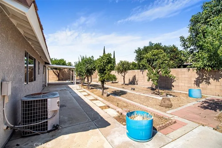 10587 Danbury Avenue, Bloomington, California 92316