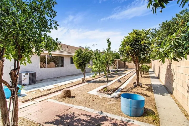 10587 Danbury Avenue, Bloomington, California 92316
