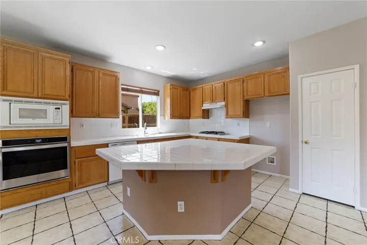9302 Meadow Lane, Riverside, California 92508