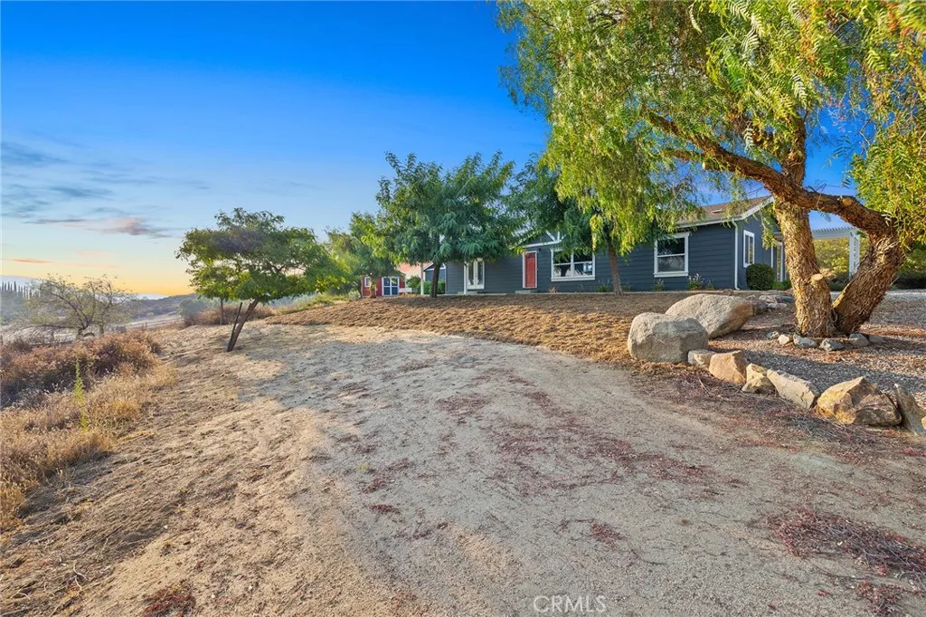 39010 E Benton Road, Temecula, California 92592 home-pic-51