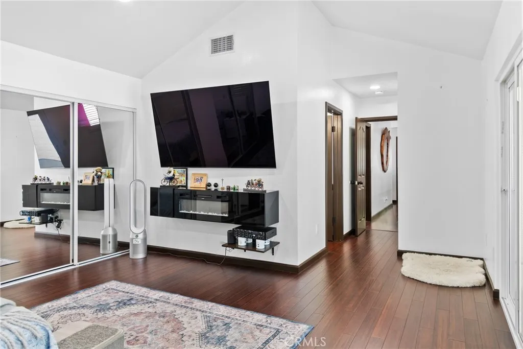 8352 Otto Street, Downey, California 90240 home-pic-17