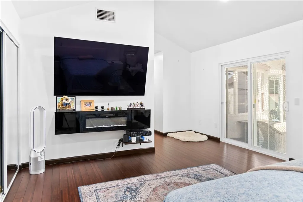 8352 Otto Street, Downey, California 90240 home-pic-18