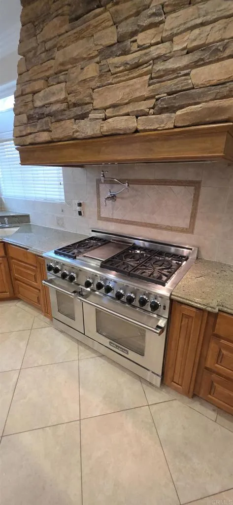 17640 Camino Martinez, Perris, California 92570 home-pic-8