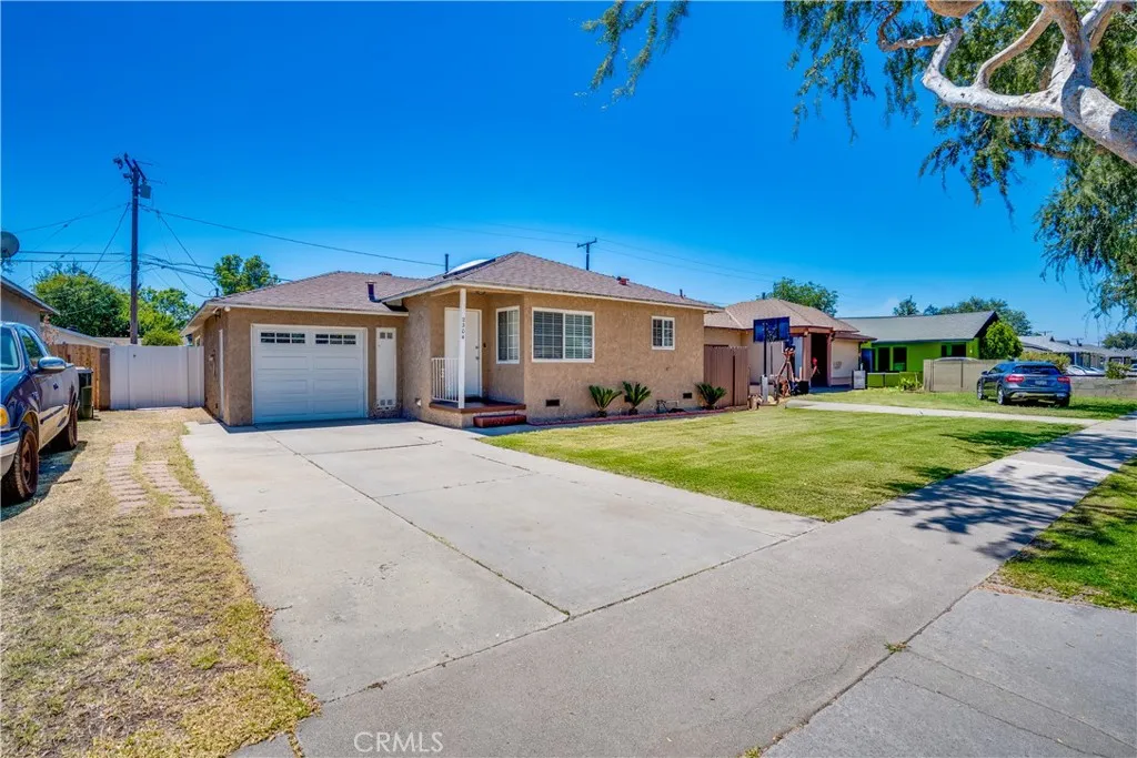 2304 W Flower Avenue, Fullerton, California 92833, 4 Bedrooms Bedrooms, ,2 BathroomsBathrooms,Residential,For Sale,Flower,IV25178849