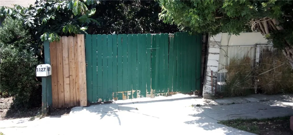 1127 N Commonwealth Avenue, Los Angeles, California 90029 home-pic-1