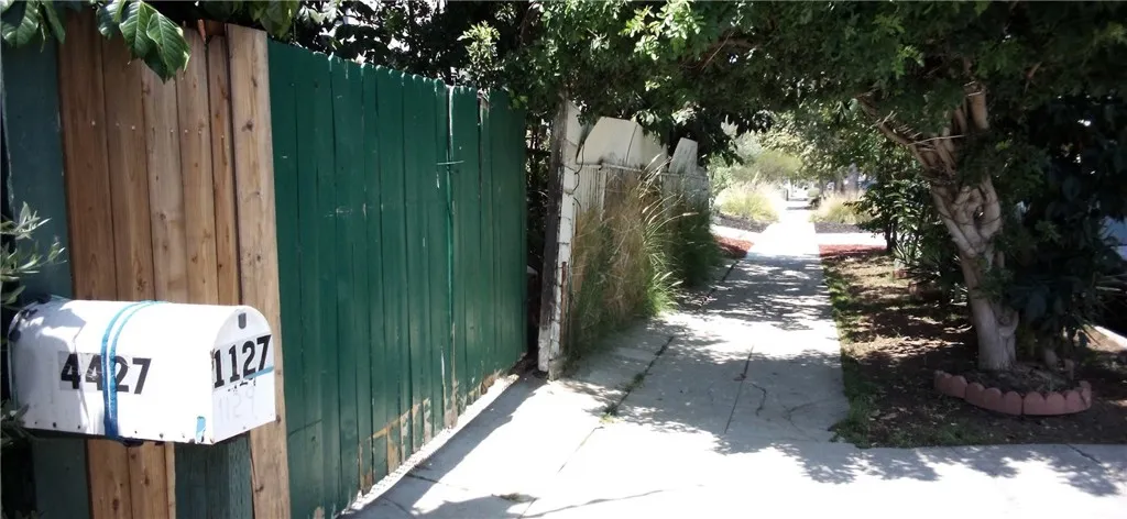 1127 N Commonwealth Avenue, Los Angeles, California 90029 home-pic-2