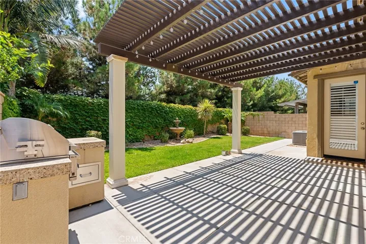 15955 Symphony Lane, Fontana, California 92336