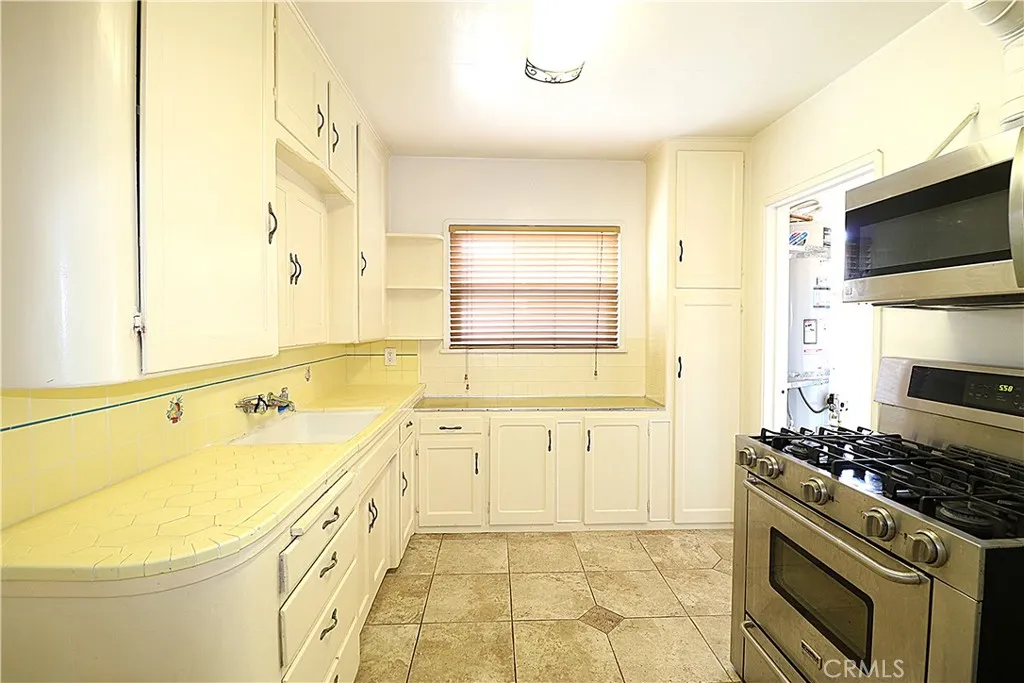 622 Center Street, Costa Mesa, California 92627 home-pic-2