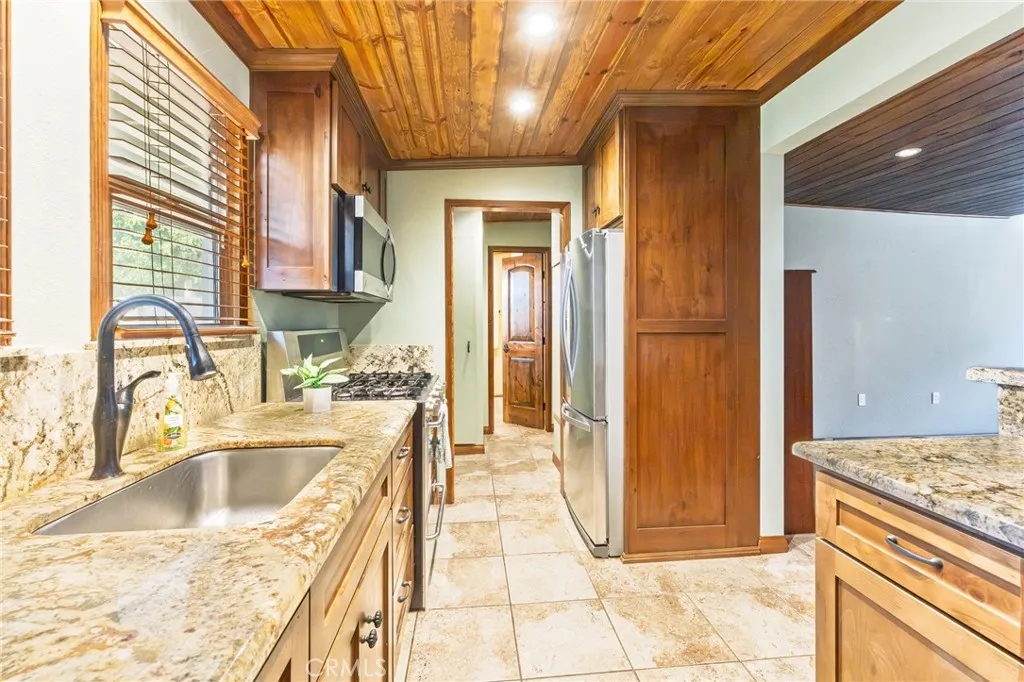 622 Center Street, Costa Mesa, California 92627 home-pic-14