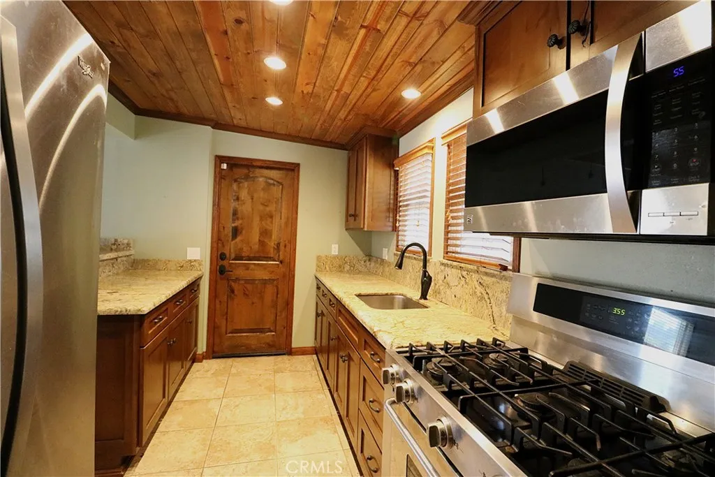 622 Center Street, Costa Mesa, California 92627 home-pic-15