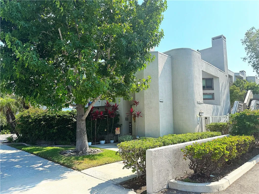 12584 Montecito Road 5, Seal Beach, California 90740 home-pic-0
