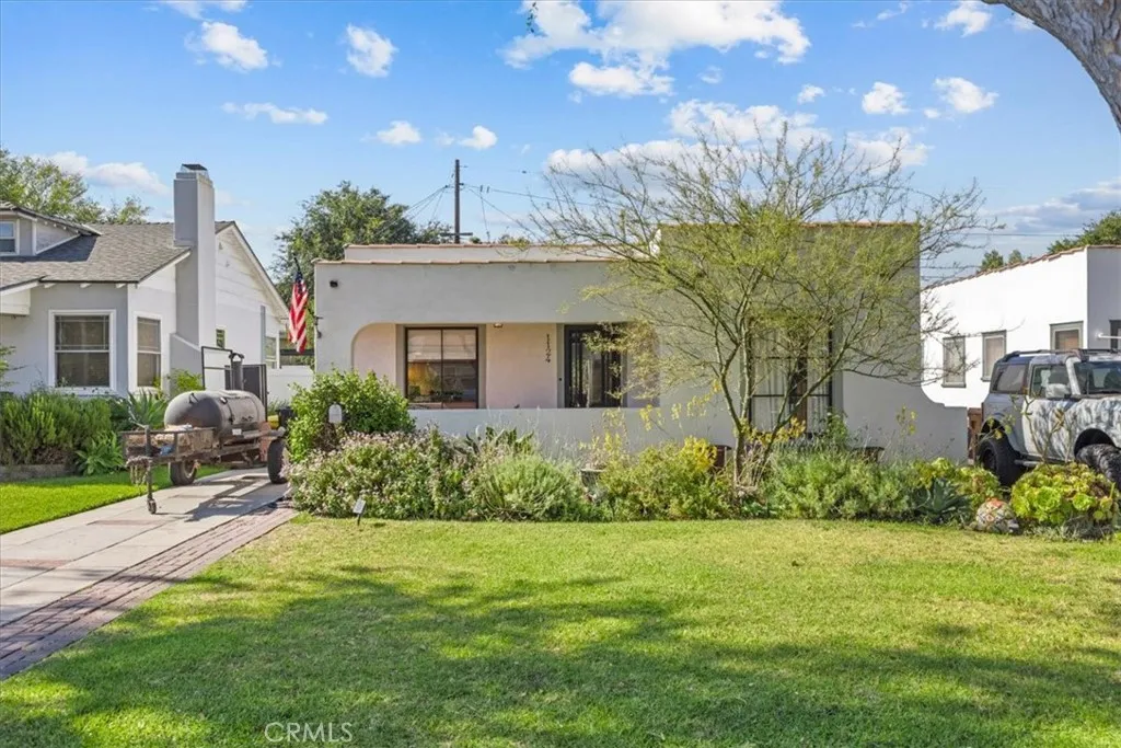 1124 E Whiting Ave, Fullerton, California 92831, 3 Bedrooms Bedrooms, ,2 BathroomsBathrooms,Residential,For Sale,Whiting Ave,IG25175962