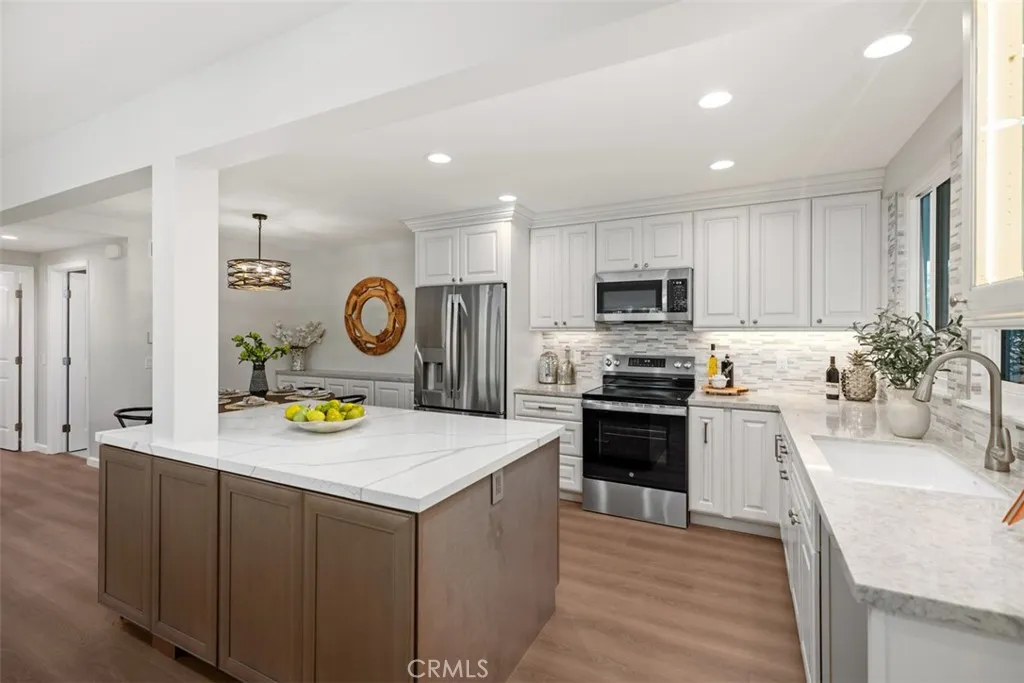 476 Calle Cadiz A, Laguna Woods, California 92637 home-pic-5