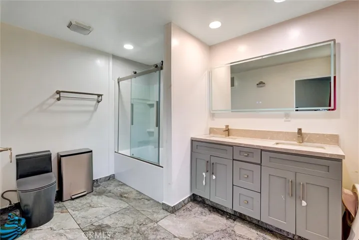 21308 Moneta Avenue, Carson, California 90745