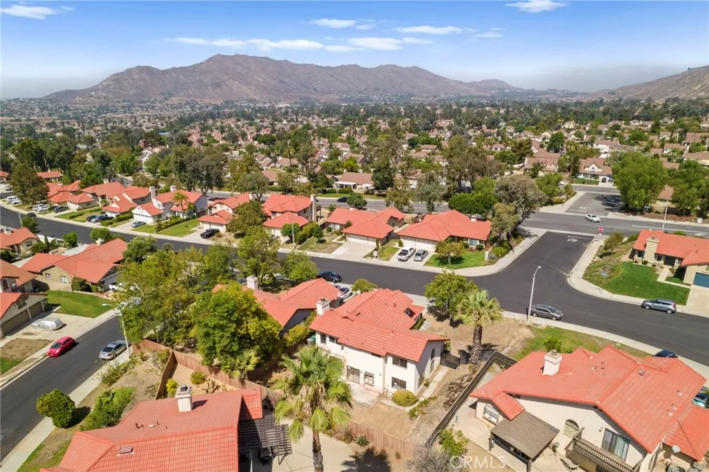 24735 Thornberry Circle, Moreno Valley, California 92557 home-pic-40