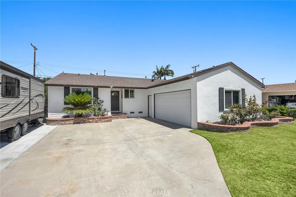 719 W Roberta Avenue, Fullerton, California 92832, 4 Bedrooms Bedrooms, ,2 BathroomsBathrooms,Residential,For Sale,Roberta,PW25176904