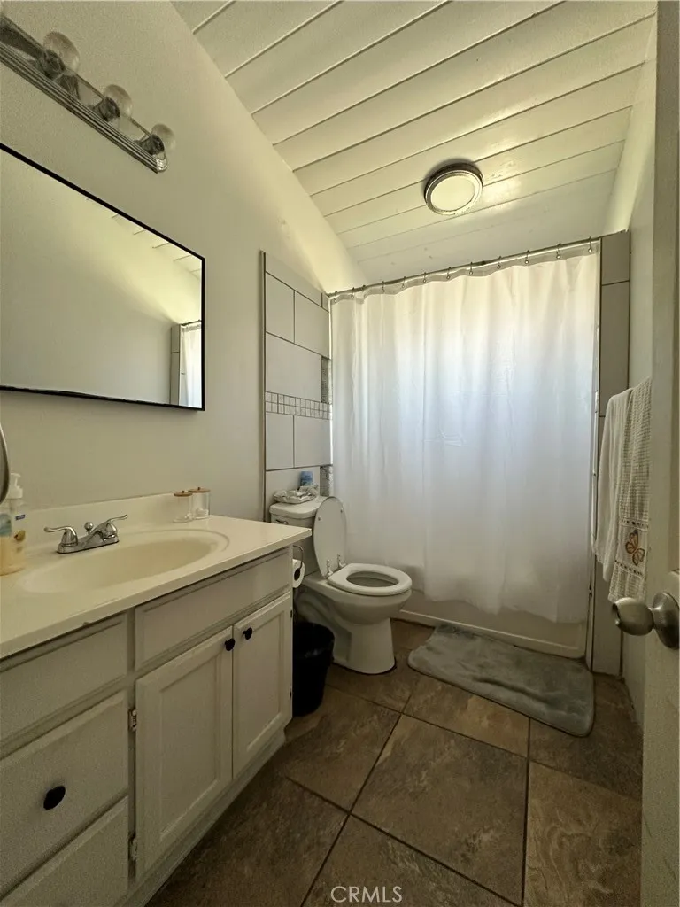 2238 Walnut Avenue, Signal Hill, California 90755 home-pic-5