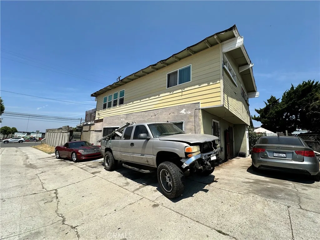 2238 Walnut Avenue, Signal Hill, California 90755 home-pic-2