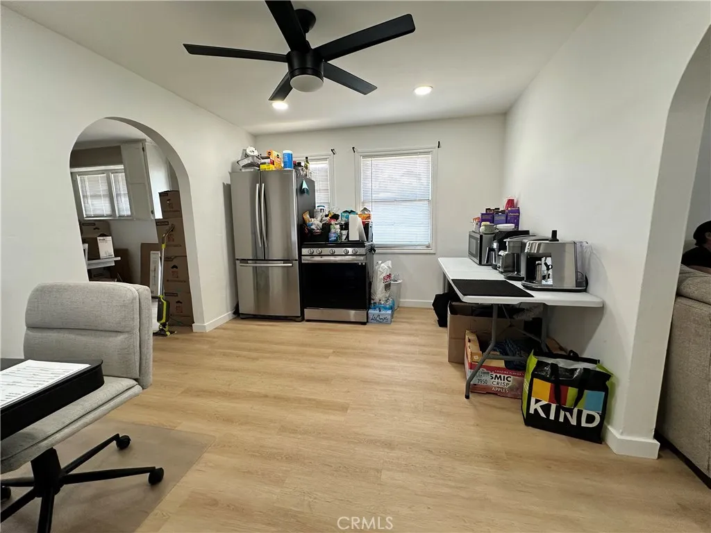 2240 Walnut Avenue, Signal Hill, California 90755 home-pic-3