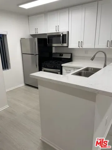 11730 W Sunset Boulevard, Los Angeles, California 90049