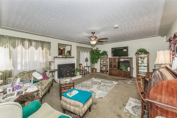 4747 E Clinton Avenue, Fresno, California 93703