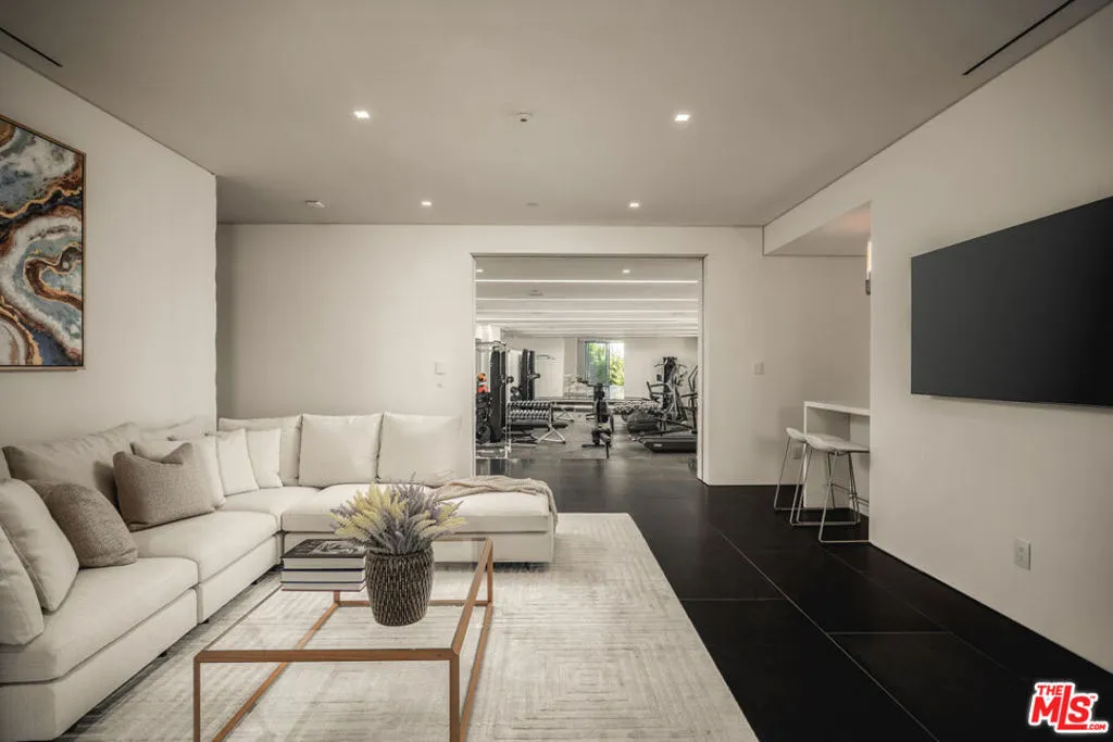 1460 Laurel Way, Beverly Hills, California 90210 home-pic-32