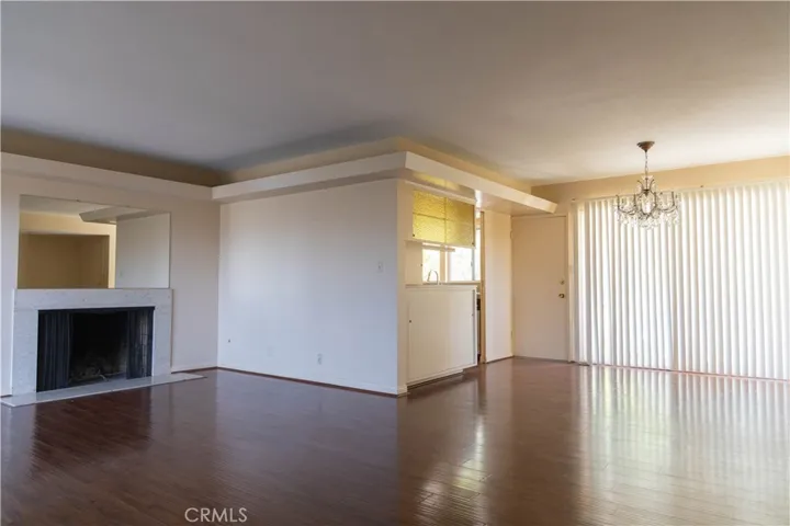 Living Room-toward Dinning