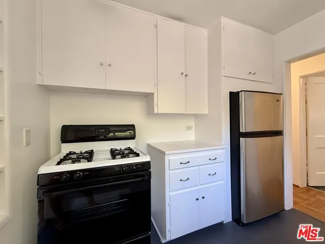 5530 Village, Los Angeles, California 90016