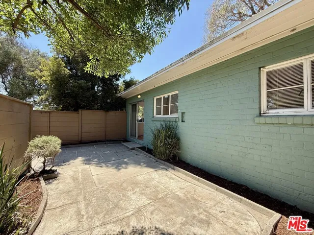 5530 Village, Los Angeles, California 90016