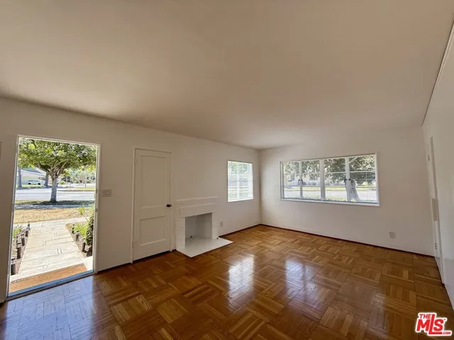 5530 Village, Los Angeles, California 90016