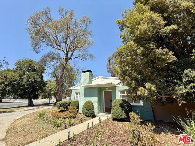5530 Village, Los Angeles, California 90016