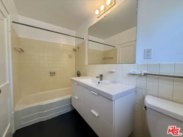 5530 Village, Los Angeles, California 90016