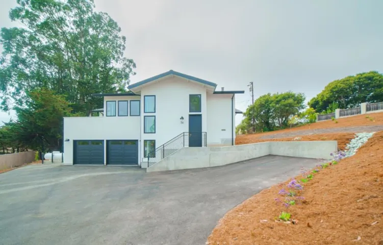 54 Sill Road, Royal Oaks, California 95076