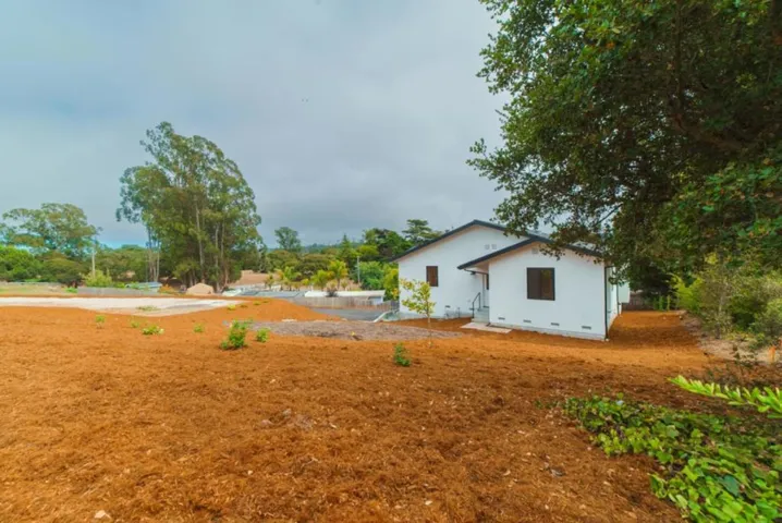 54 Sill Road, Royal Oaks, California 95076