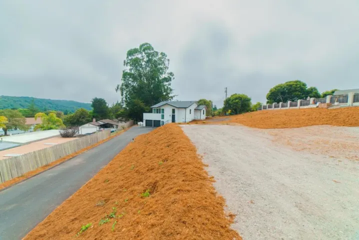 54 Sill Road, Royal Oaks, California 95076