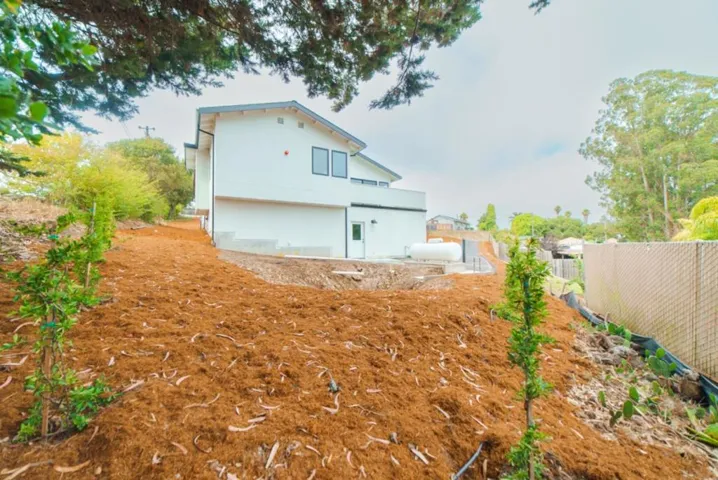 54 Sill Road, Royal Oaks, California 95076