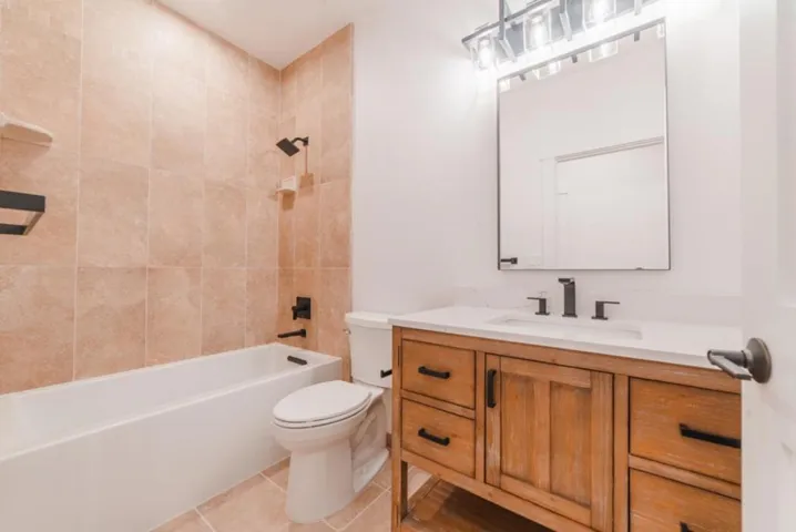 54 Sill Road, Royal Oaks, California 95076